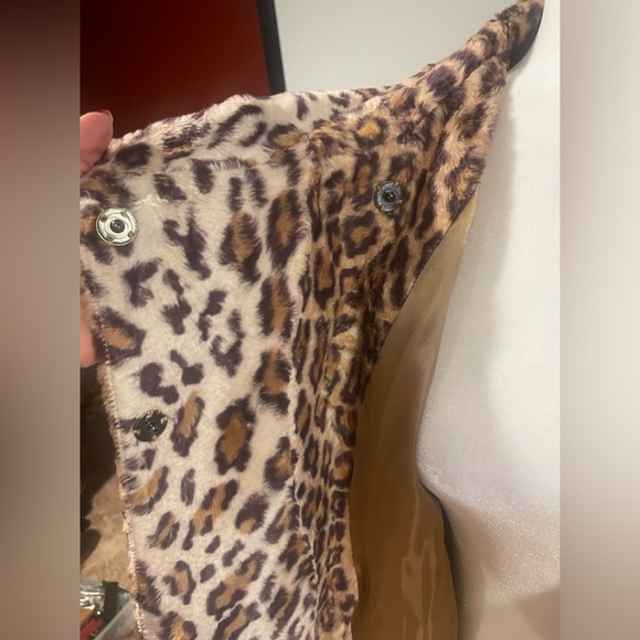 Moda International leopard three quarter sleeves medium. - Picture 6 of 9